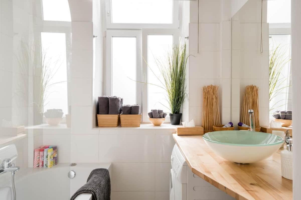 Luxurious And Spacious 5 Min Walk To City Center, 1-2 Wenen Buitenkant foto