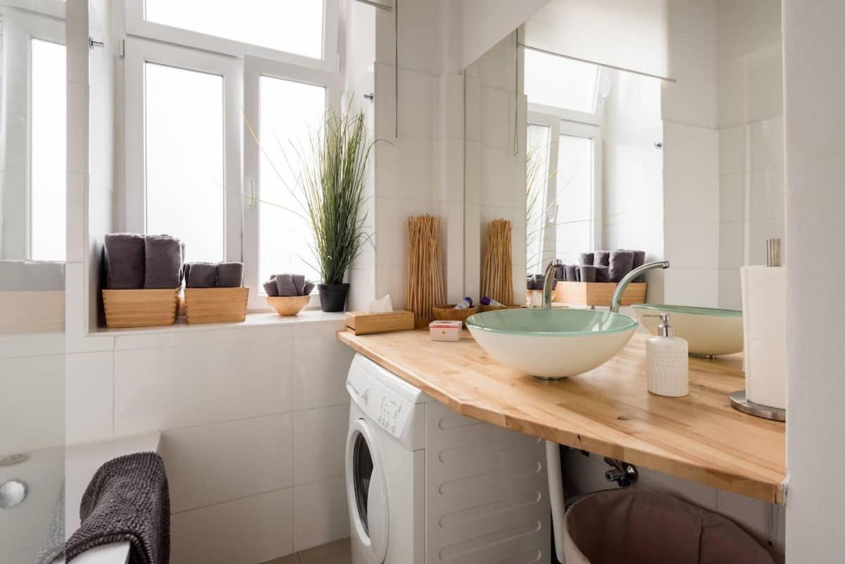 Luxurious And Spacious 5 Min Walk To City Center, 1-2 Wenen Buitenkant foto